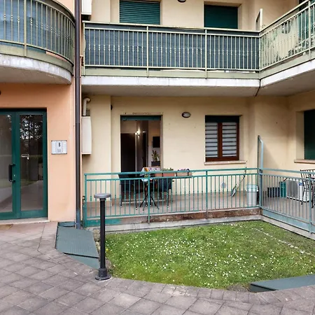 Kikosa House 卡斯特努沃德加尔达